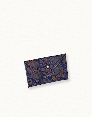 The Pointe d'Or card holder
