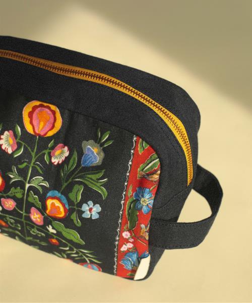 Folk Galon toiletry pouch