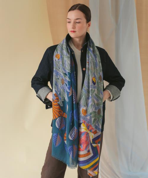 Joyeux Sapin wool shawl
